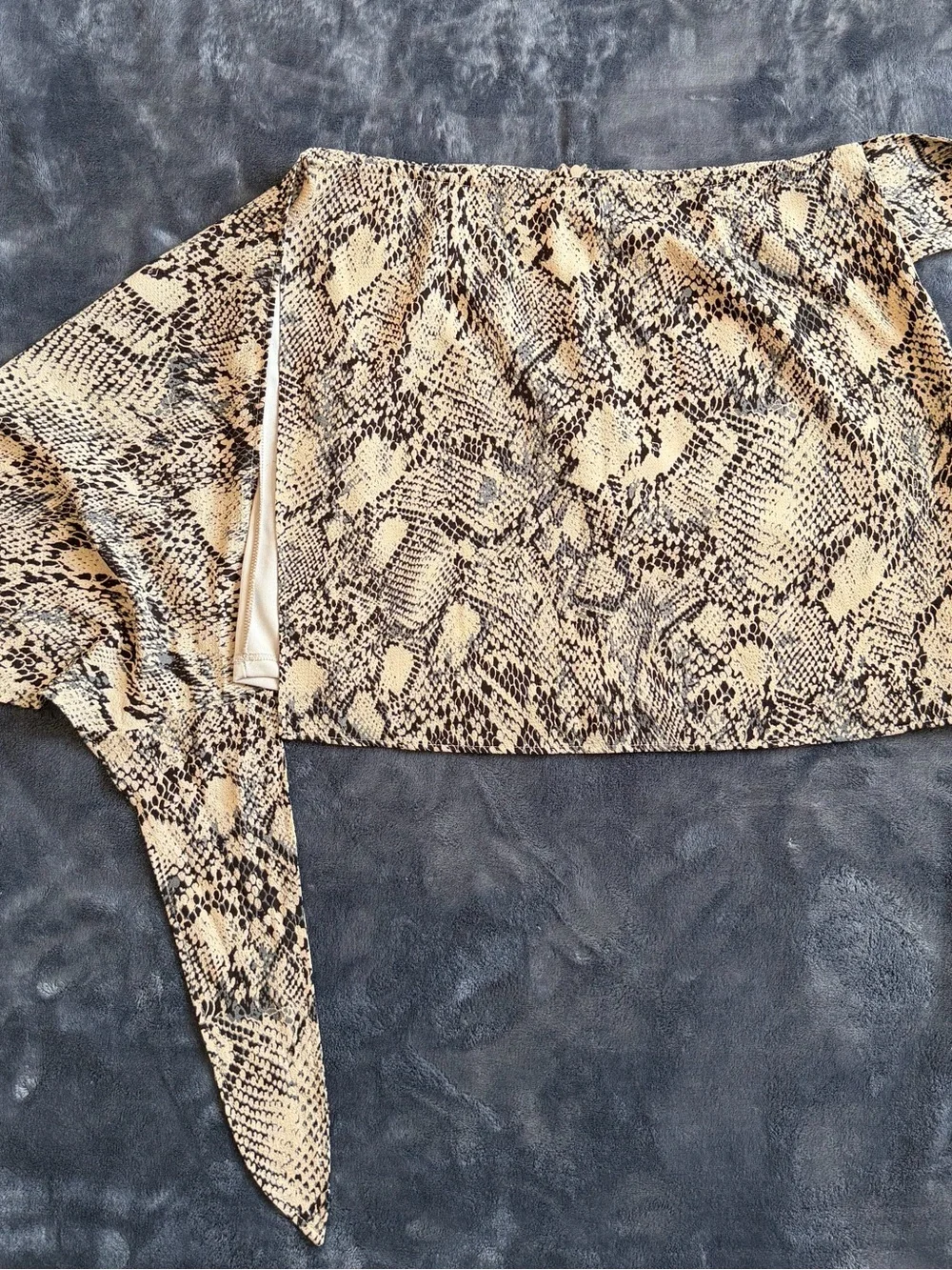 A Love Like You Women’s Snake Print Wrap Skort Size Large Beige Black.